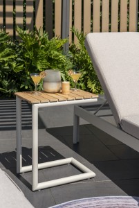 3. Portals sun lounger, wcsh 8878, C-Shape side table 47x30cm, 55h, ALU CSNM, WNT PCM 2-1, TEA, PN67878D, PN68247C (2)